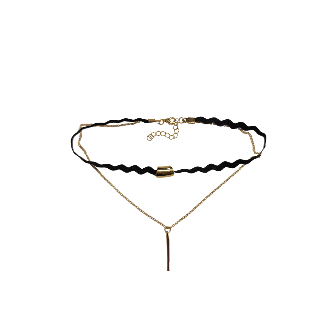 Choker con pendulo dorado